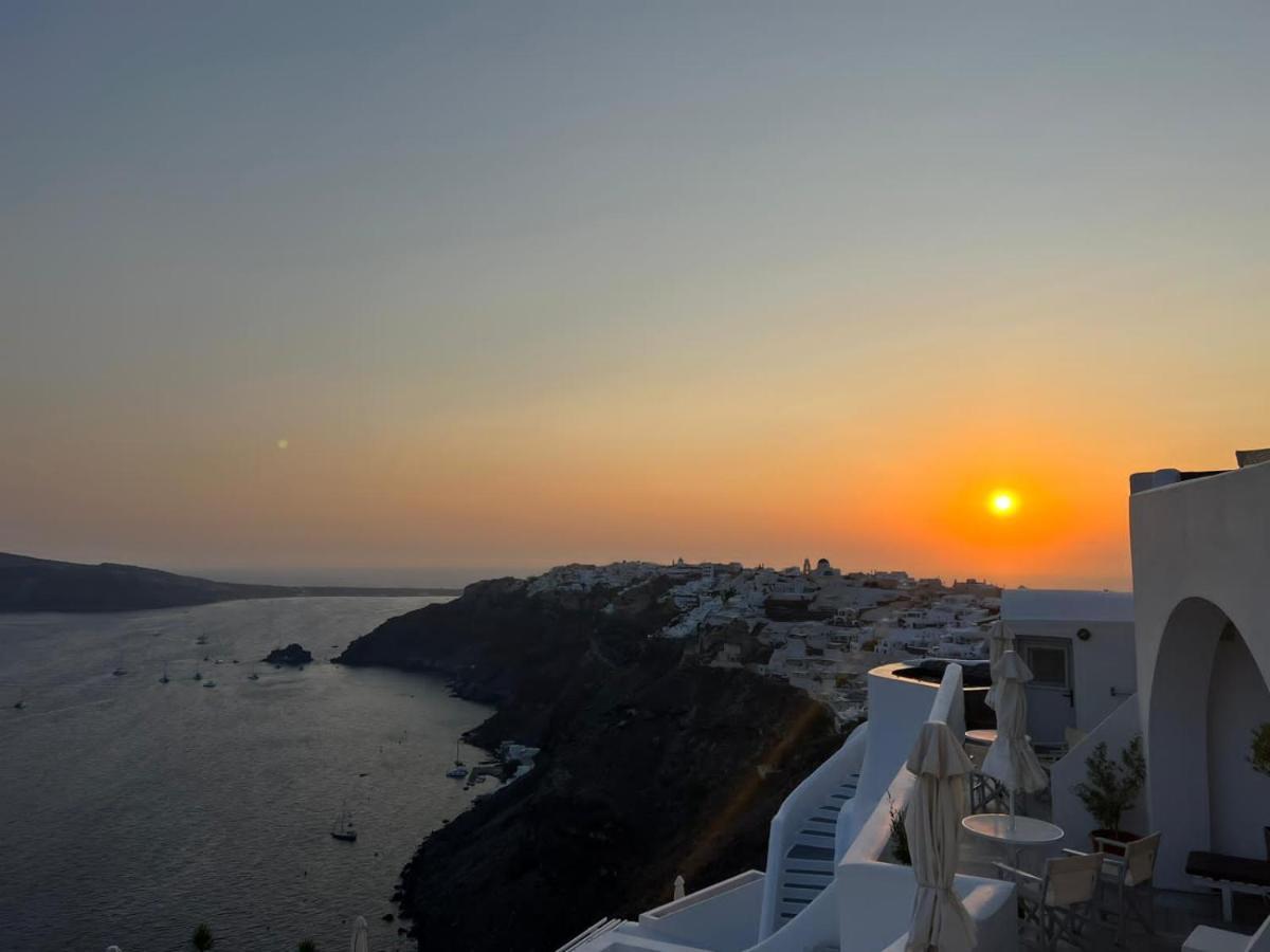 Captain John Villas Oia - Caldera & Sunset View ภายนอก รูปภาพ