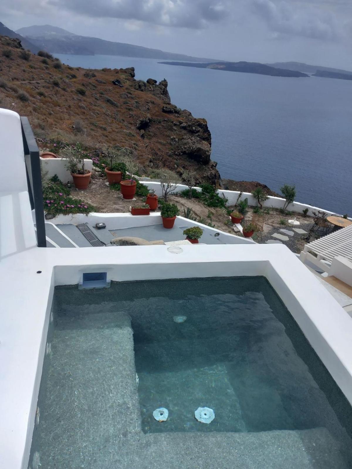 Captain John Villas Oia - Caldera & Sunset View ภายนอก รูปภาพ
